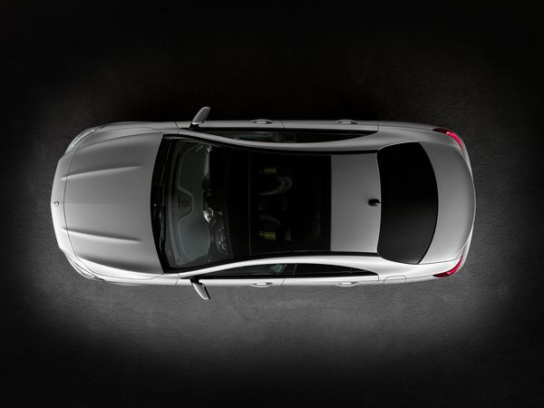 Mercedes dévoile le nouveau coupé à quatre portes dépourvues de montant CLA