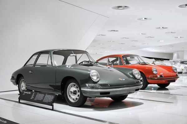 Le salon Rétromobile 2013 ouvre ses portes pour cinq jours