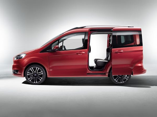 Ford présente le nouveau Ford Tourneo Courier au salon de Genève
