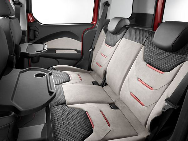 Ford présente le nouveau Ford Tourneo Courier au salon de Genève