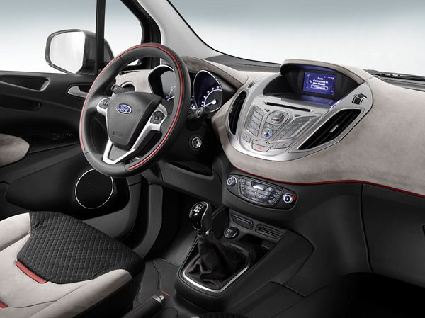 Ford présente le nouveau Ford Tourneo Courier au salon de Genève