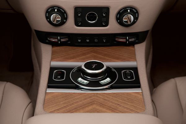 La nouvelle Rolls-Royce Wraith dévoilée en première mondiale à Genève