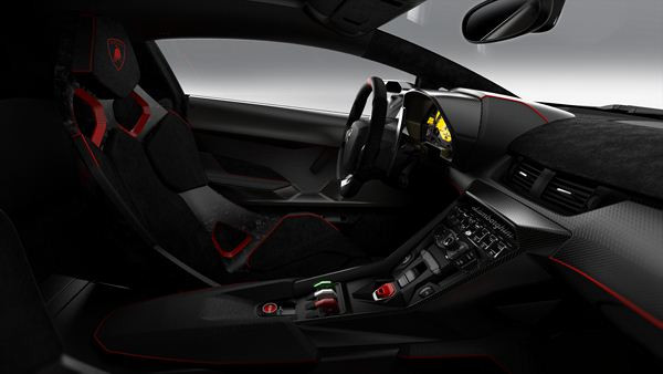 Une Lamborghini Veneno de 750 ch pour les 50 ans de la marque
