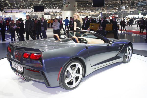 La Corvette Stingray et ses 450 ch en mode cabriolet à Genève