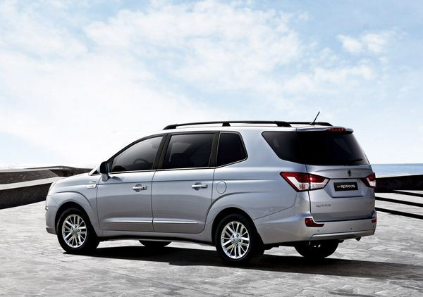 SsangYong présente le nouveau grand monospace sept places Rodius à Genève