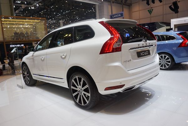 Le Volvo XC60 s'offre des retouches stylistiques et de nouvelles fonctionnalités