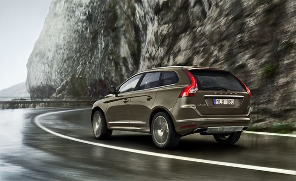 Le Volvo XC60 s'offre des retouches stylistiques et de nouvelles fonctionnalités