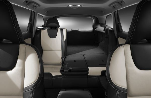 Le Volvo XC60 s'offre des retouches stylistiques et de nouvelles fonctionnalités