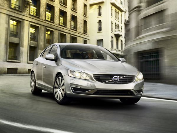 Une nouvelle Volvo S60 au design dynamique et au tempérament affirmé