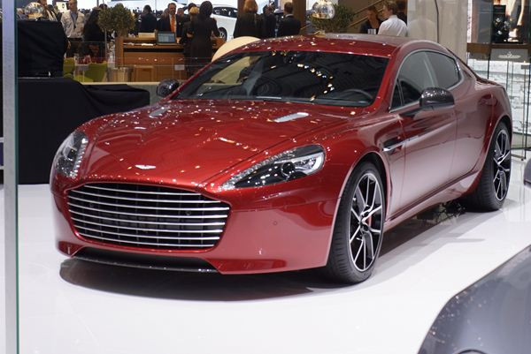 Dans les allées du 83ème salon international de l'automobile de Genève