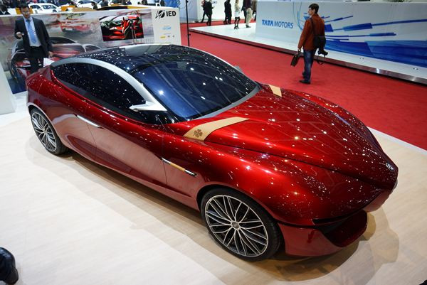 Dans les allées du 83ème salon international de l'automobile de Genève