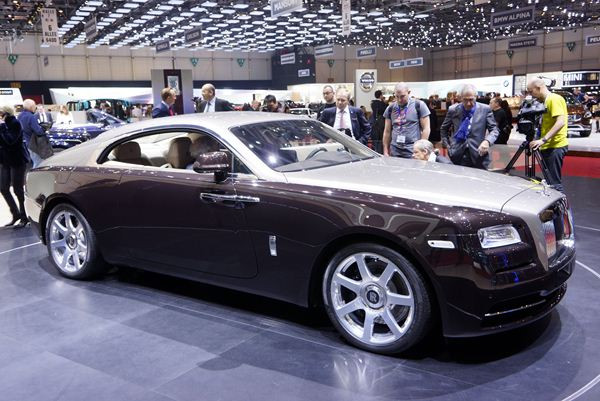 Dans les allées du 83ème salon international de l'automobile de Genève