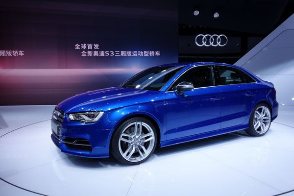 Le 15ème salon automobile de Shanghai ouvre ses portes au public