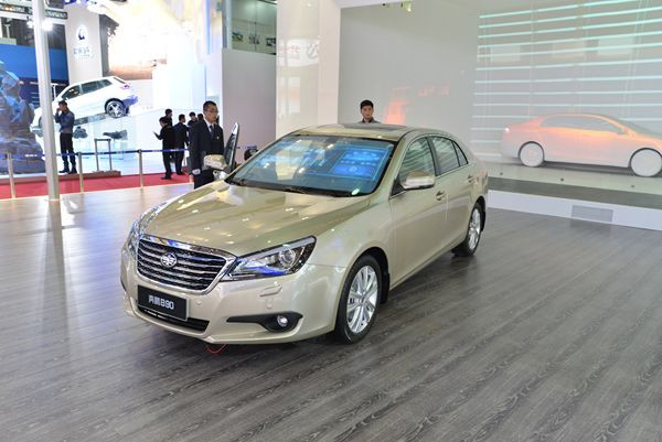 Le 15ème salon automobile de Shanghai ouvre ses portes au public