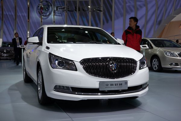 Le 15ème salon automobile de Shanghai ouvre ses portes au public