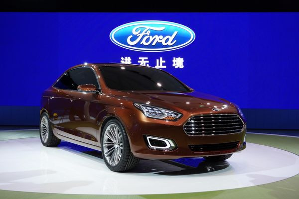 Le 15ème salon automobile de Shanghai ouvre ses portes au public