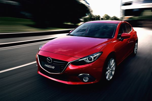 Mazda lève le voile sur sa nouvelle berline compacte mondiale