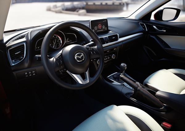 Mazda lève le voile sur sa nouvelle berline compacte mondiale