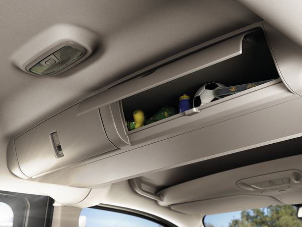 Un nouveau Ford Grand Tourneo Connect doté de sièges arrière coulissants