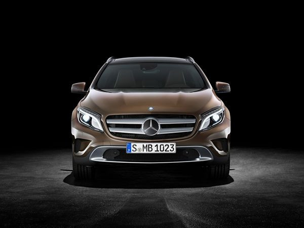 Une Mercedes GLA aux formes épurées et sensuelles