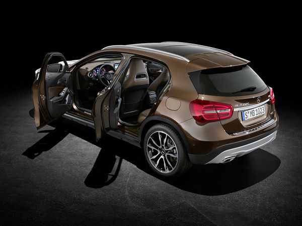 Une Mercedes GLA aux formes épurées et sensuelles