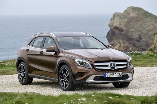 Une Mercedes GLA aux formes épurées et sensuelles