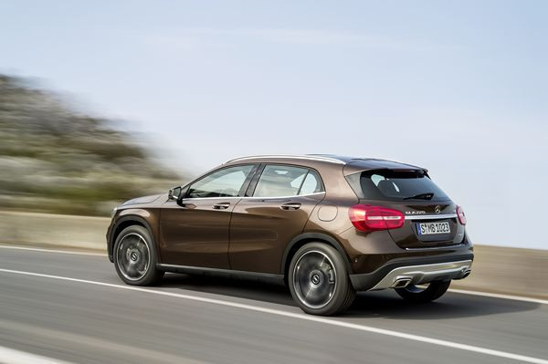 Une Mercedes GLA aux formes épurées et sensuelles