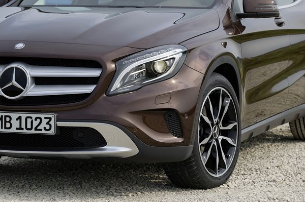 Une Mercedes GLA aux formes épurées et sensuelles