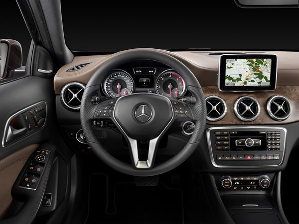 Une Mercedes GLA aux formes épurées et sensuelles