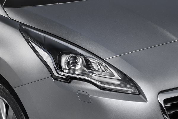 Le Peugeot 5008 restylé dévoilé à Francfort