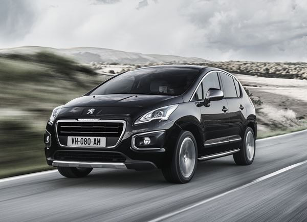 Le crossover compact Peugeot 3008 s'offre un nouveau regard