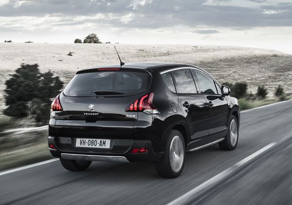 Le crossover compact Peugeot 3008 s'offre un nouveau regard
