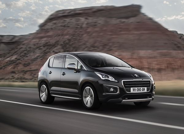 Le crossover compact Peugeot 3008 s'offre un nouveau regard