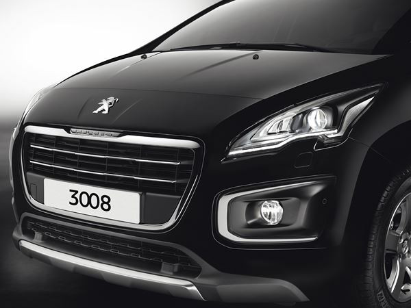 Le crossover compact Peugeot 3008 s'offre un nouveau regard