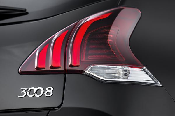Le crossover compact Peugeot 3008 s'offre un nouveau regard