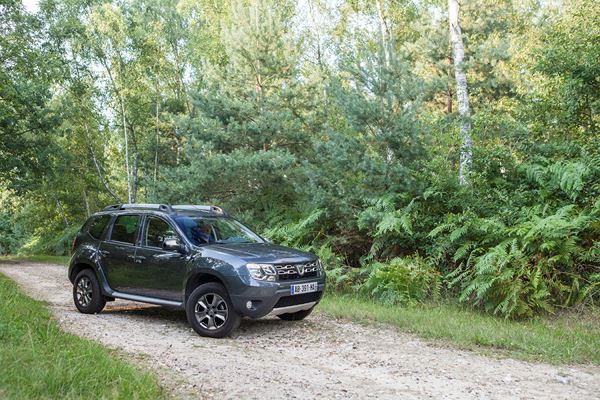 Le Dacia Duster évolue pour accentuer les codes du 4x4