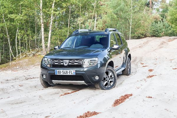 Le Dacia Duster évolue pour accentuer les codes du 4x4