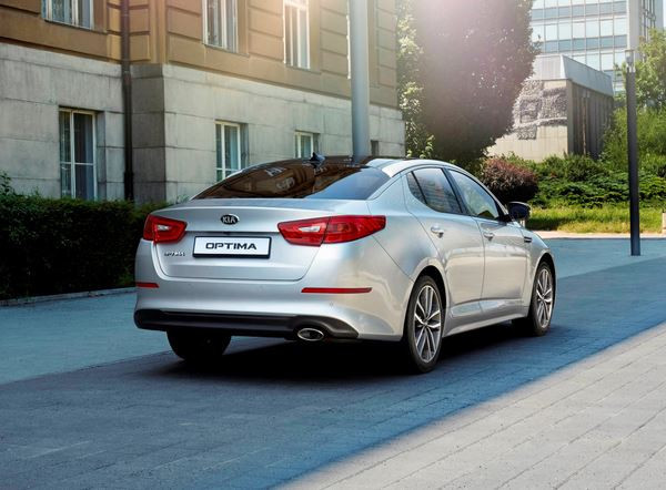 La berline familiale Kia Optima s'offre un léger restyling