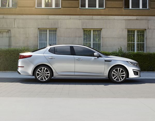 La berline familiale Kia Optima s'offre un léger restyling