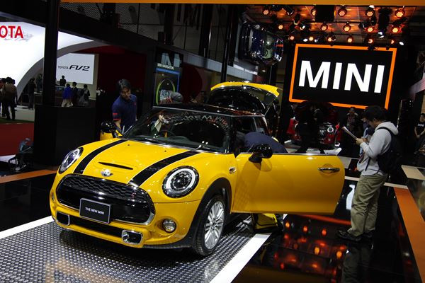 Dans les allées du salon automobile de Tokyo