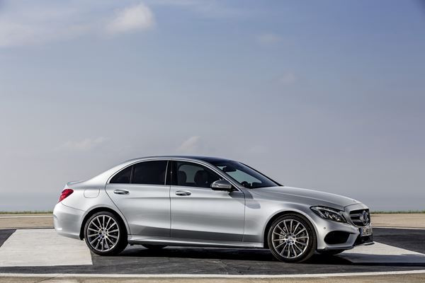 Une nouvelle Classe C de Mercedes-Benz aux lignes claires et sensuelles