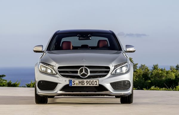 Une nouvelle Classe C de Mercedes-Benz aux lignes claires et sensuelles