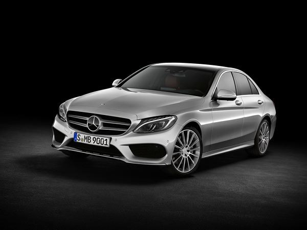 Une nouvelle Classe C de Mercedes-Benz aux lignes claires et sensuelles