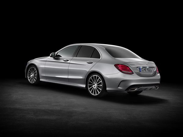 Une nouvelle Classe C de Mercedes-Benz aux lignes claires et sensuelles