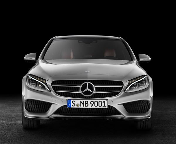 Une nouvelle Classe C de Mercedes-Benz aux lignes claires et sensuelles