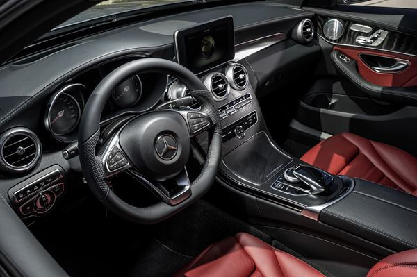 Une nouvelle Classe C de Mercedes-Benz aux lignes claires et sensuelles