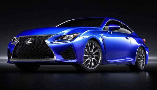 Le coupé haute performance Lexus RC F à moteur V8 développe plus de 450 ch