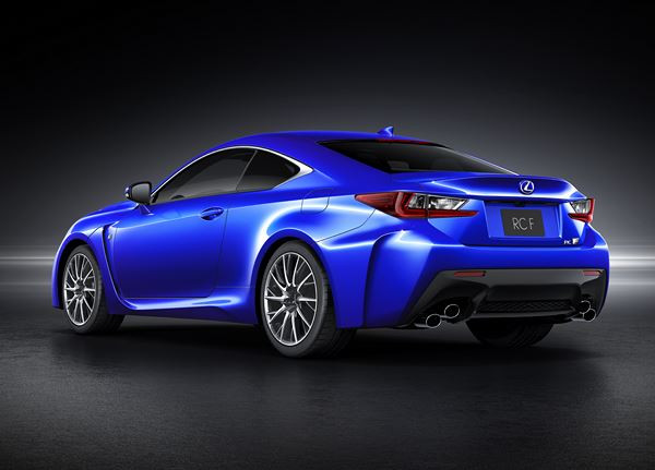 Le coupé haute performance Lexus RC F à moteur V8 développe plus de 450 ch