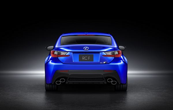 Le coupé haute performance Lexus RC F à moteur V8 développe plus de 450 ch