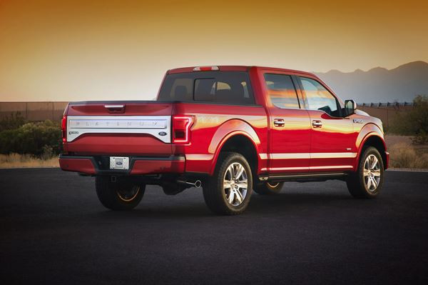 Ford dévoile le nouveau pickup F-150 au salon de Détroit